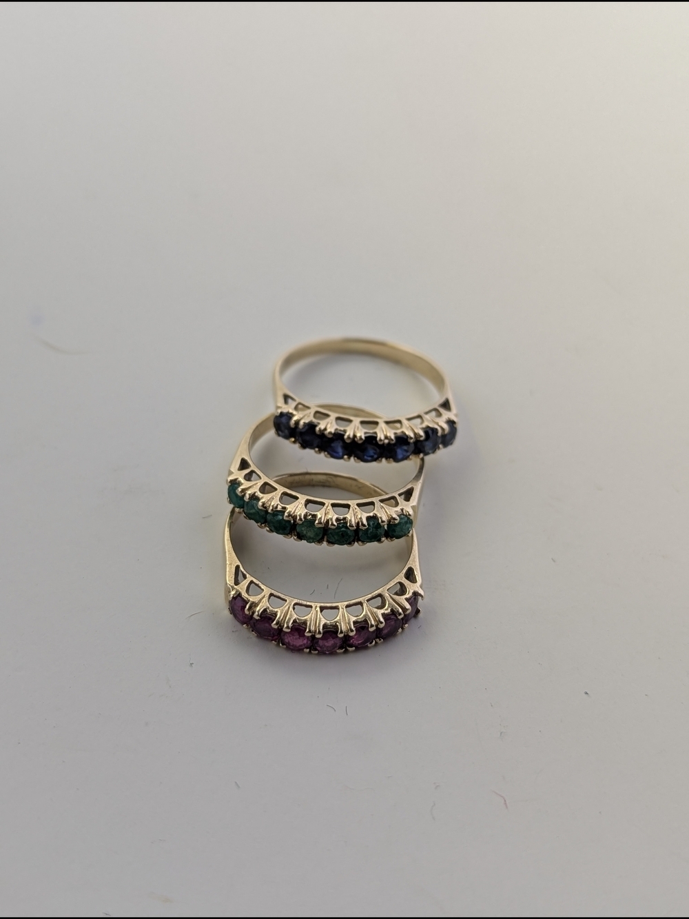 ✨ Vintage 14K Gold Sapphire, Emerald, & Ruby Stackable Ring Set ✨ - Picture 3 of 6